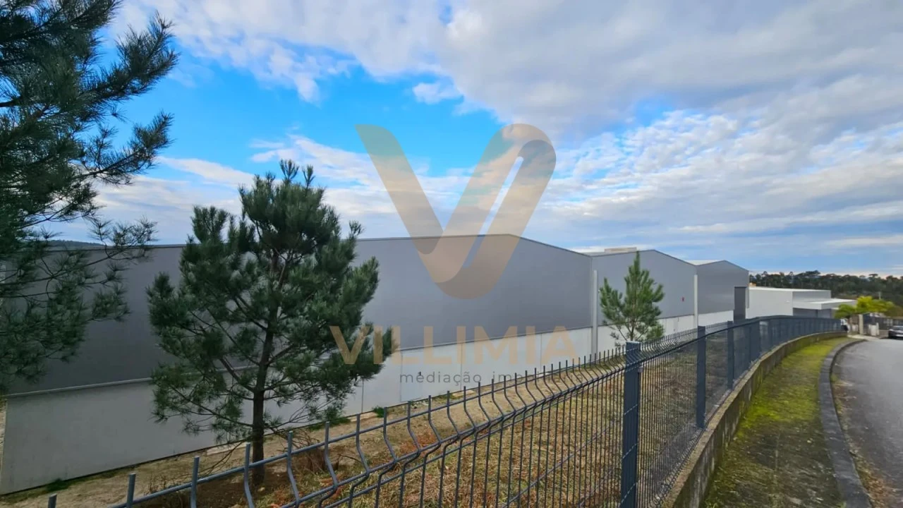 Armazém para Venda em Fornelos e Queijada Foto 10