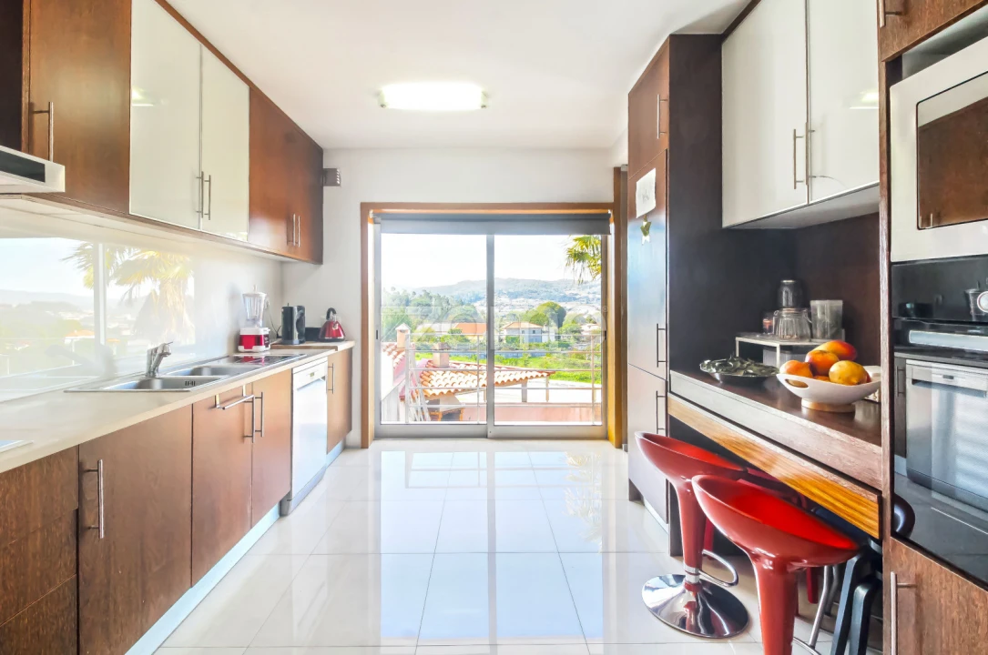 Moradia T3 para Venda em Esporões Foto 16