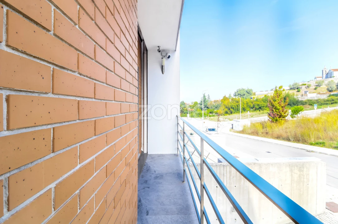 Moradia T3 para Venda em Esporões Foto 22