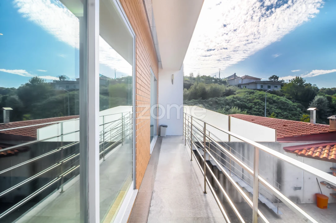 Moradia T3 para Venda em Esporões Foto 21