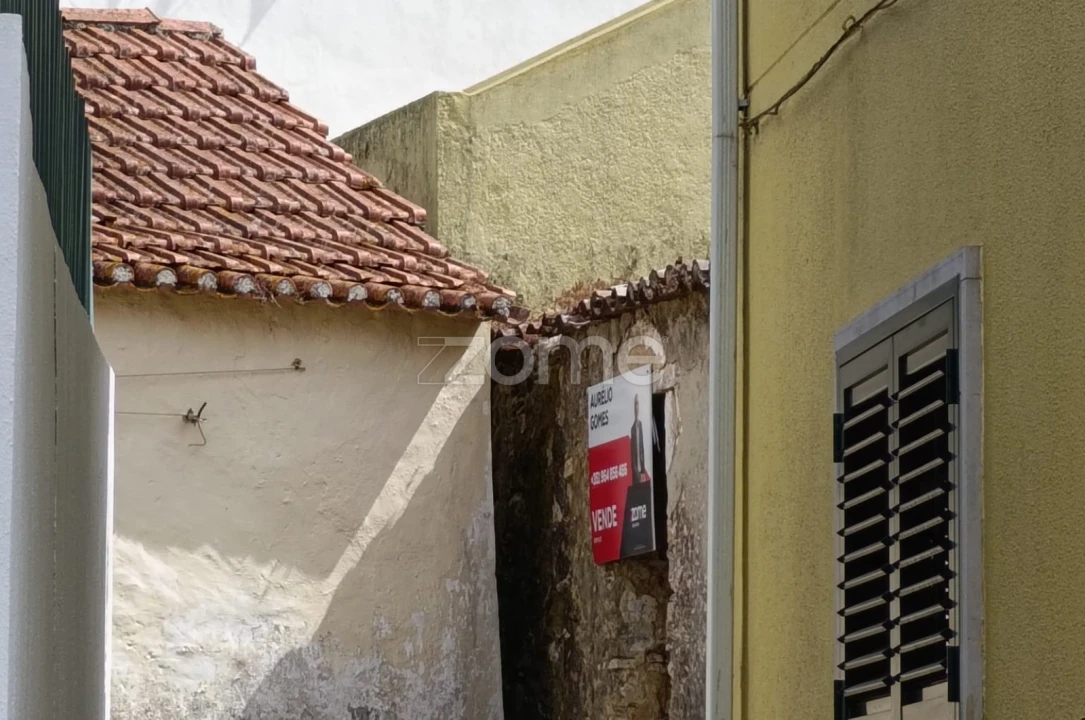 Moradia T2 para Venda em Fanhões Foto 11