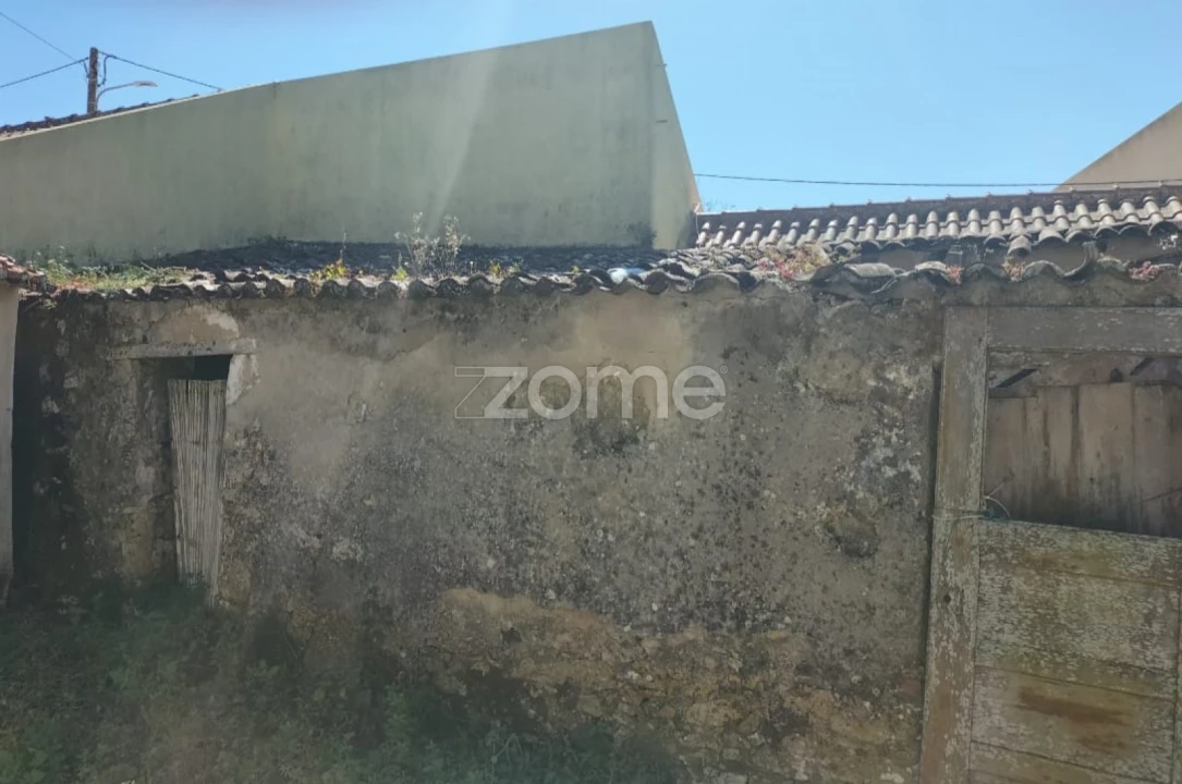 Moradia T2 para Venda em Fanhões Foto 6