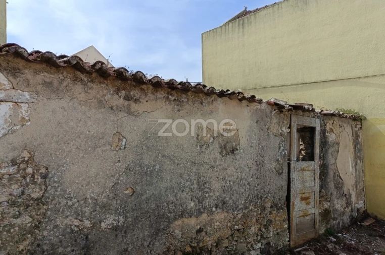 Moradia T2 para Venda em Fanhões Foto 9