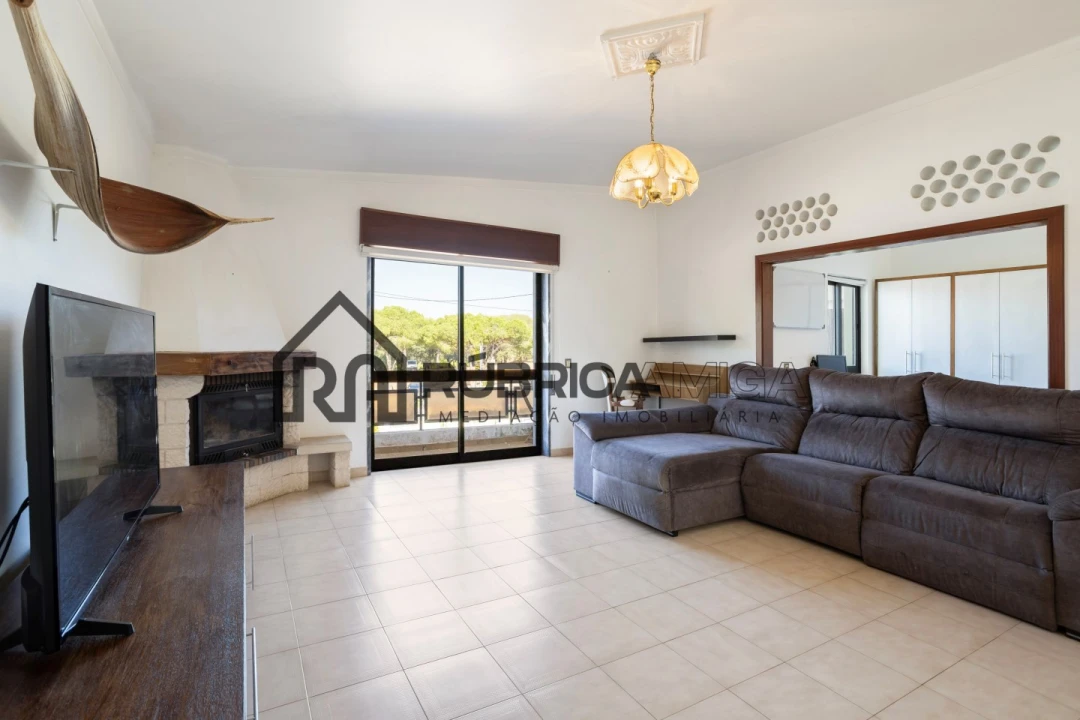 Moradia T7 para Venda em Quarteira Foto 12