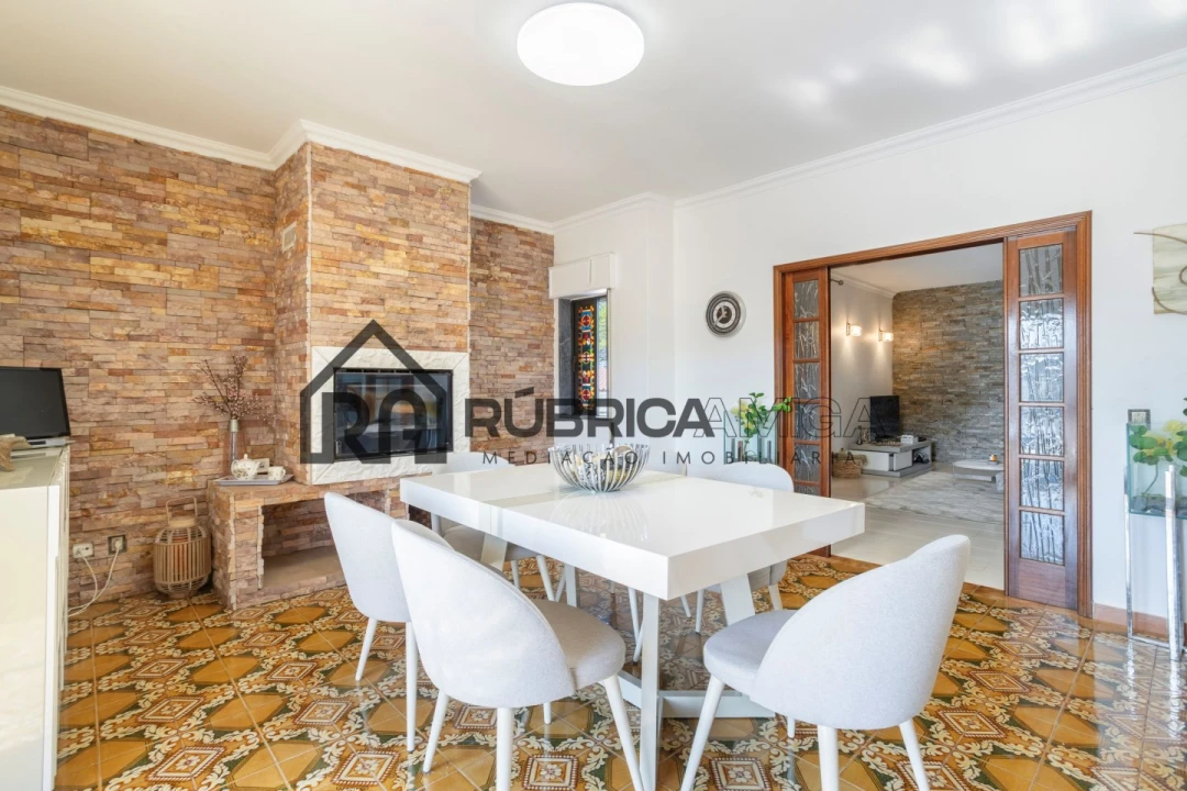 Moradia T7 para Venda em Quarteira Foto 20