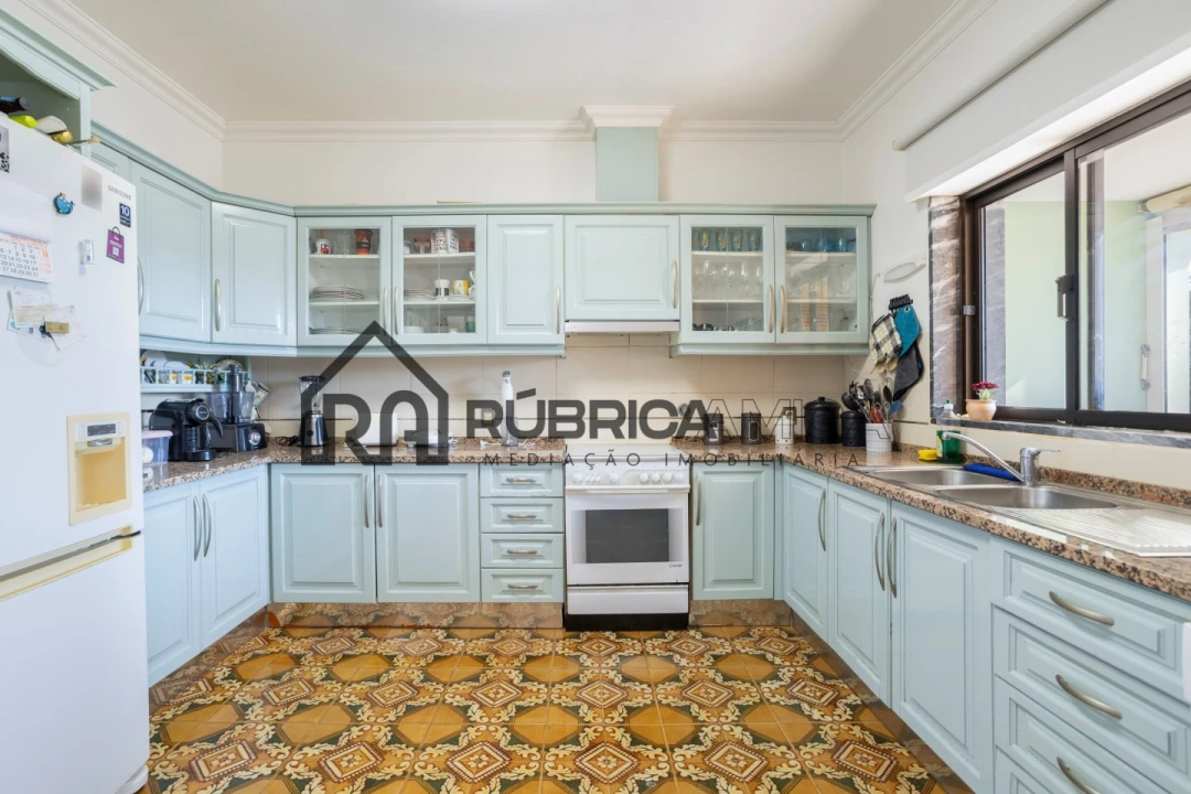 Moradia T7 para Venda em Quarteira Foto 22