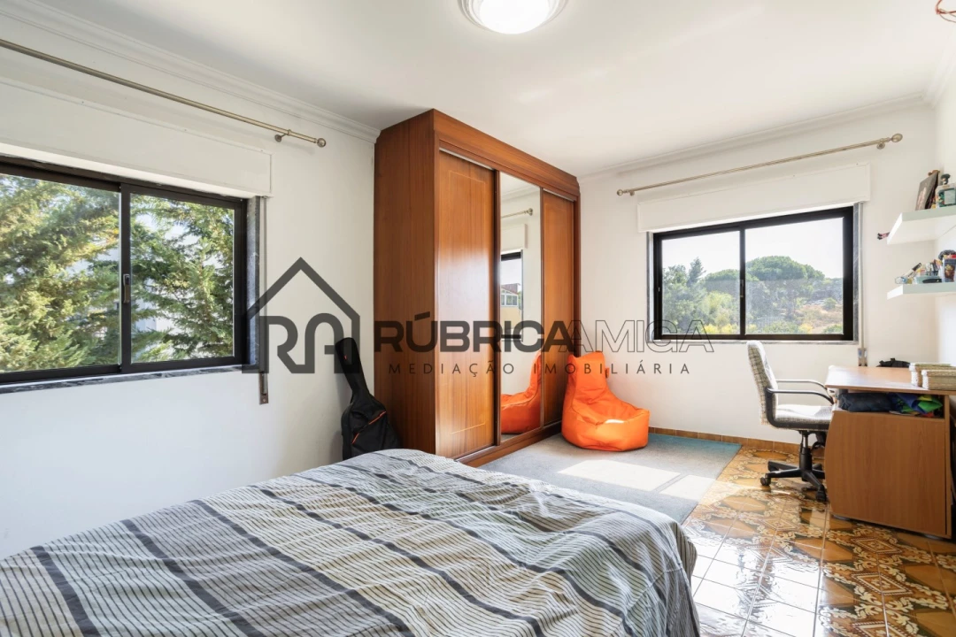 Moradia T7 para Venda em Quarteira Foto 34