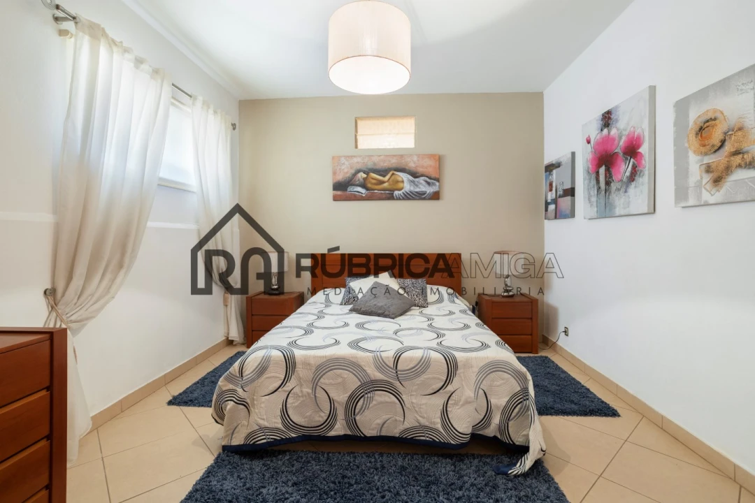 Moradia T7 para Venda em Quarteira Foto 36