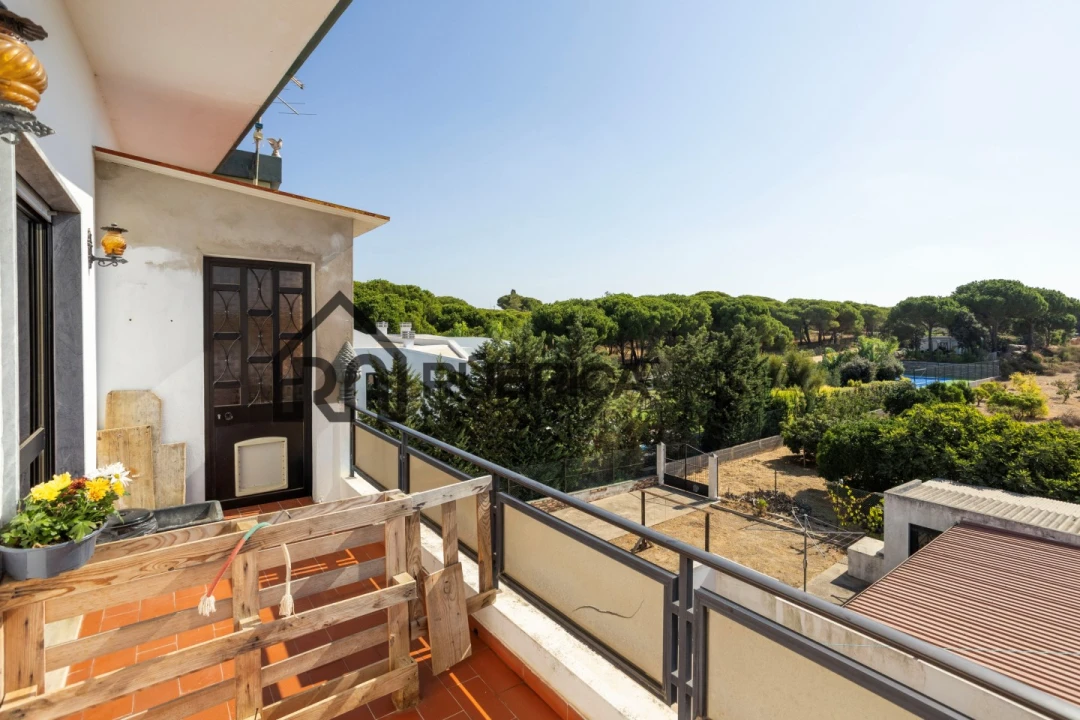 Moradia T7 para Venda em Quarteira Foto 51