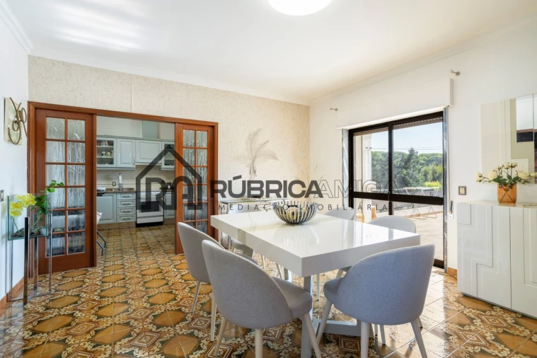 Moradia T7 para Venda em Quarteira Foto 21