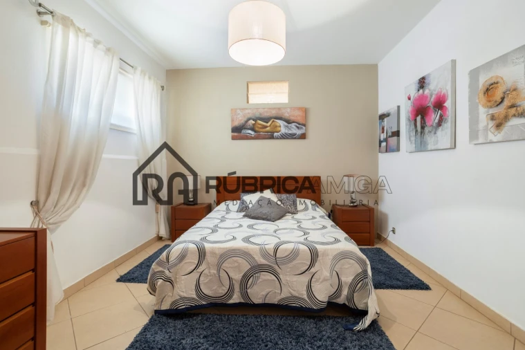 Moradia T7 para Venda em Quarteira Foto 36