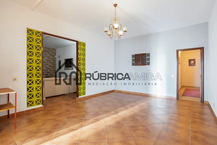 Moradia T7 para Venda em Quarteira Foto 41