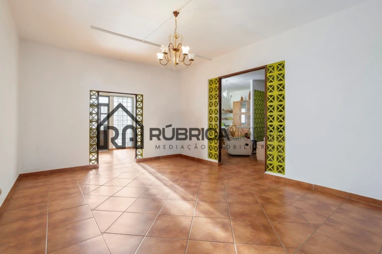 Moradia T7 para Venda em Quarteira Foto 42