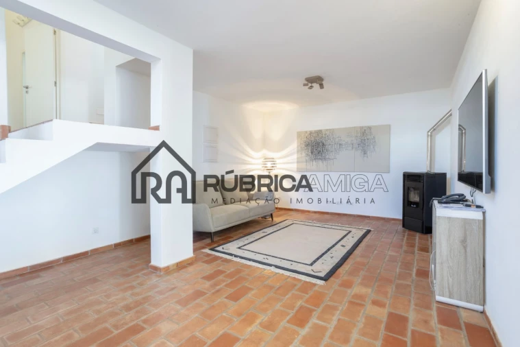 Moradia T3 para Venda em Salir Foto 5