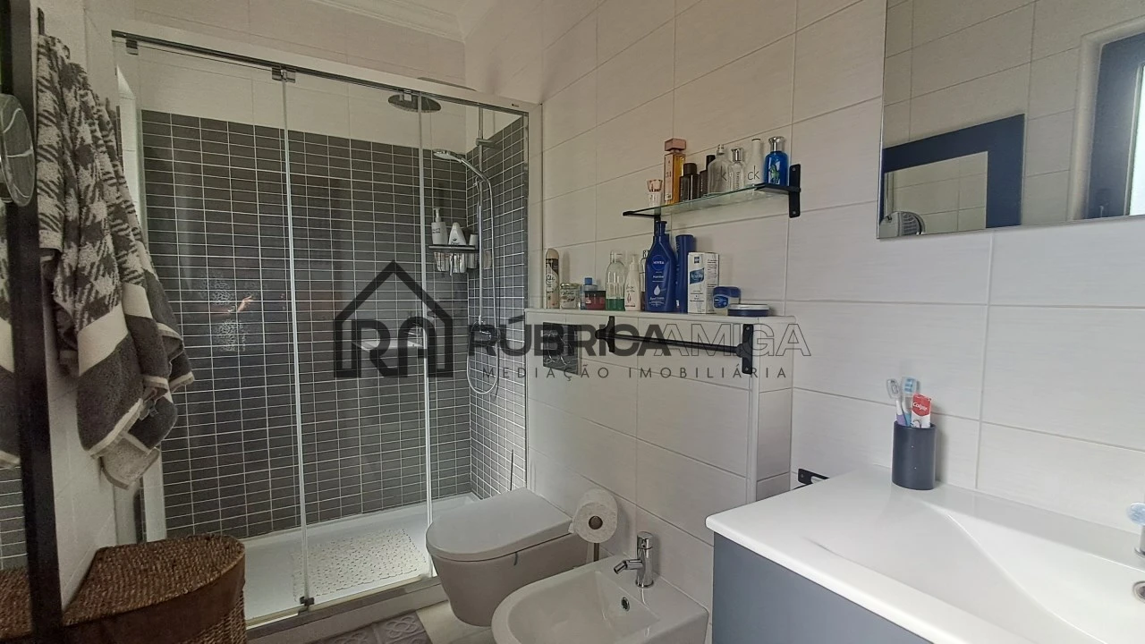 Moradia T3 para Venda em Salir Foto 9