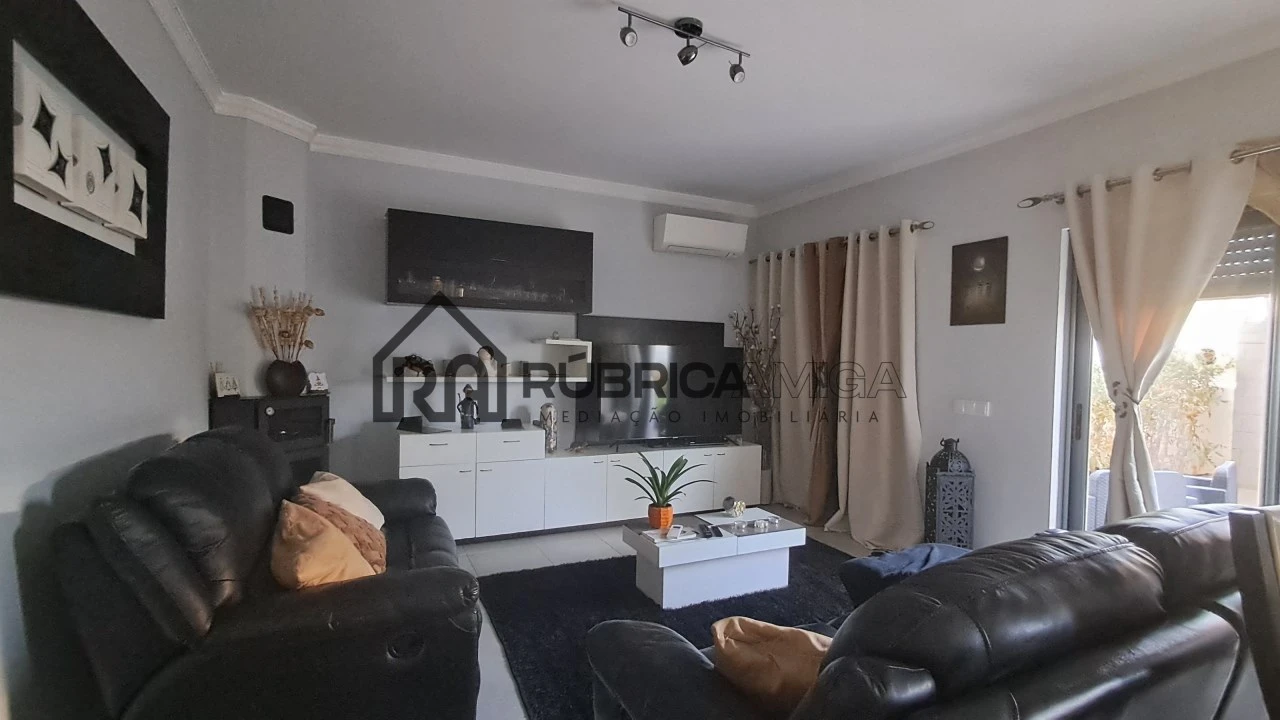 Moradia T3 para Venda em Salir Foto 11