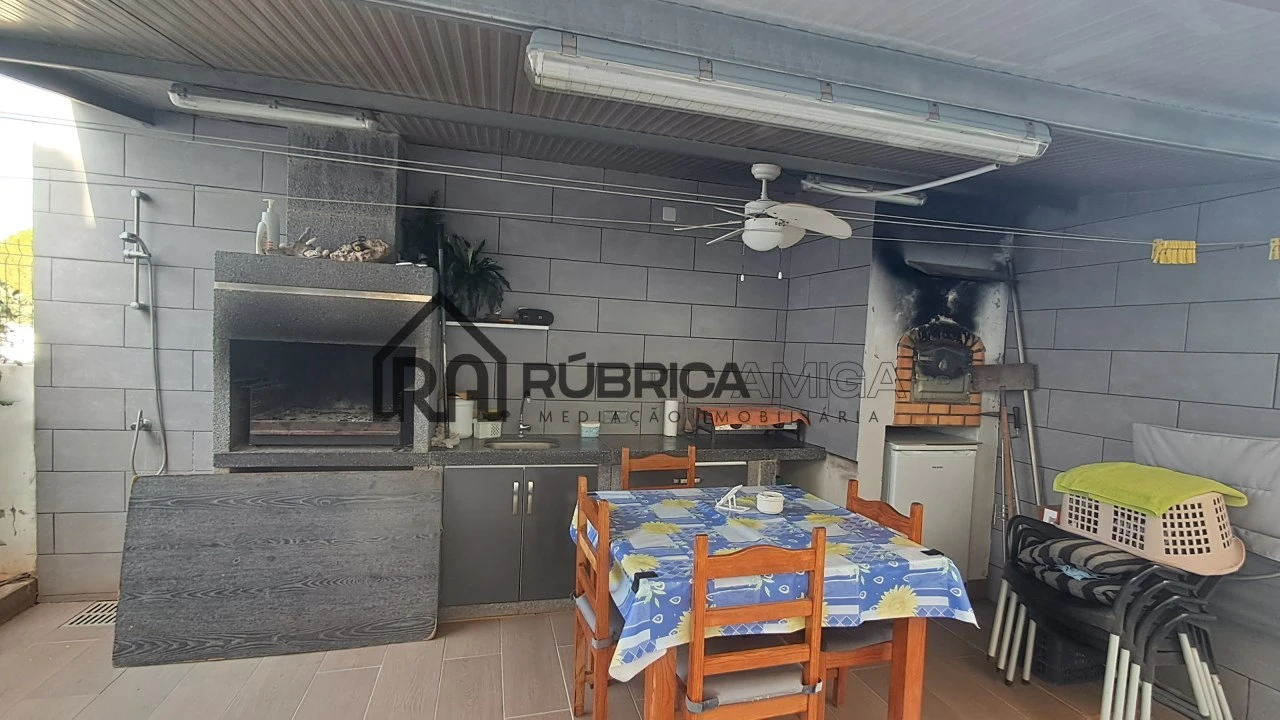 Moradia T3 para Venda em Salir Foto 18