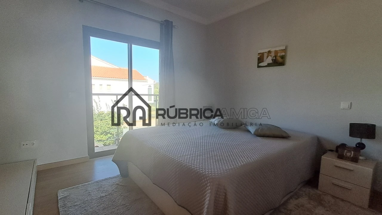 Moradia T3 para Venda em Salir Foto 22