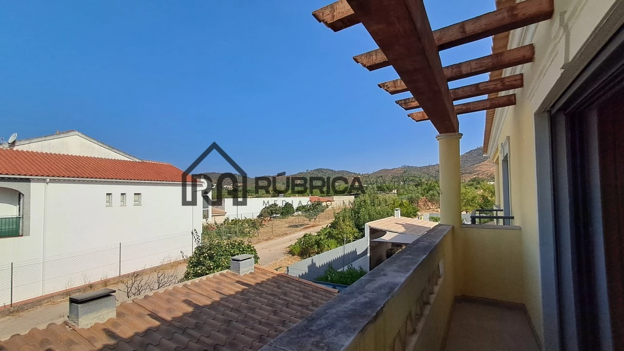 Moradia T3 para Venda em Salir Foto 30