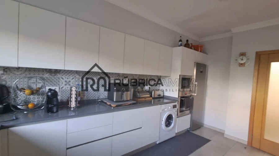 Moradia T3 para Venda em Salir Foto 16