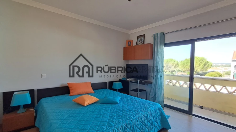 Moradia T3 para Venda em Salir Foto 25