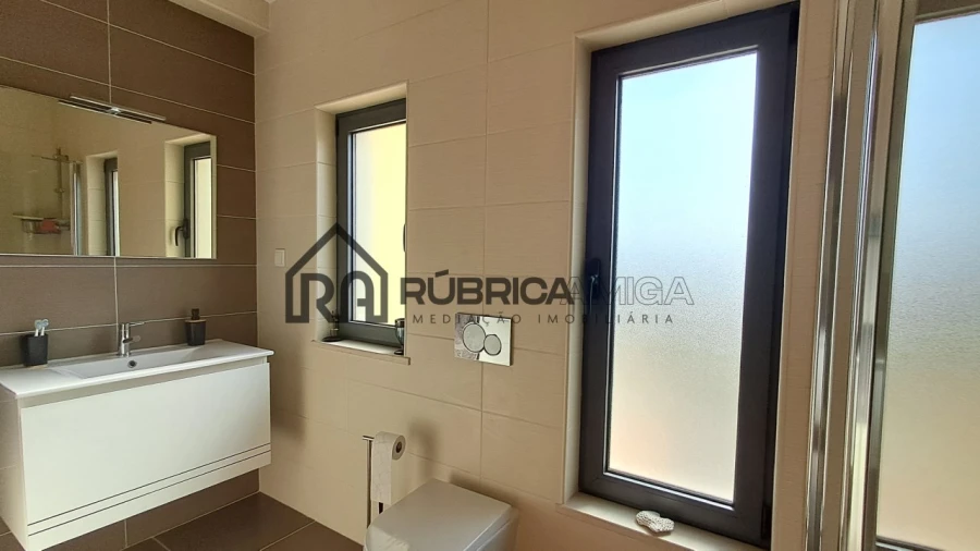 Moradia T3 para Venda em Salir Foto 28