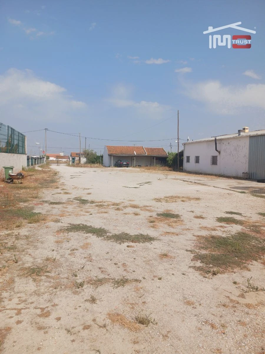 Terreno Misto para Venda em Pinhal Novo Foto 1