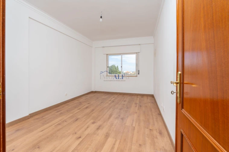 Apartamento T3 para Venda em Vialonga Foto 18