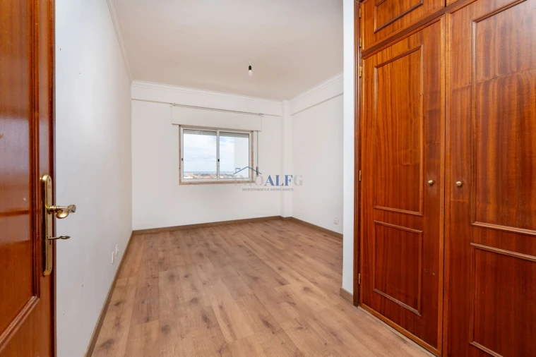 Apartamento T3 para Venda em Vialonga Foto 16