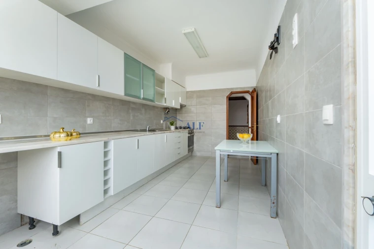 Apartamento T3 para Venda em Vialonga Foto 3