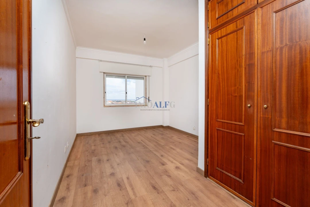 Apartamento T3 para Venda em Vialonga Foto 16