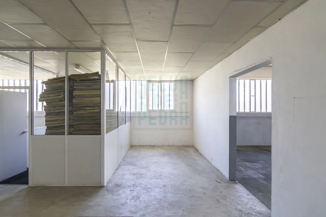 Loja para Venda em Coronado (São Romão e São Mamede) Foto 7