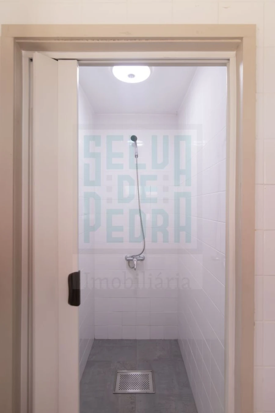 Loja para Venda em Coronado (São Romão e São Mamede) Foto 19