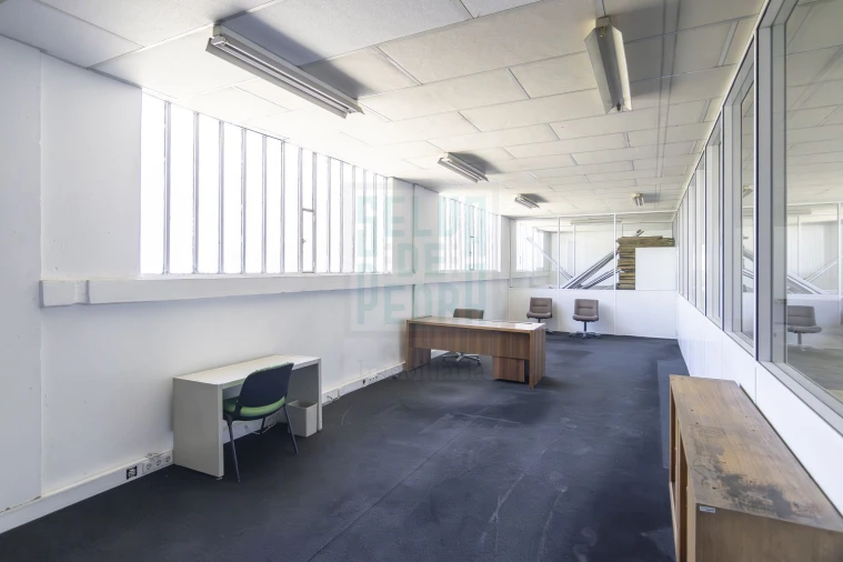 Loja para Venda em Coronado (São Romão e São Mamede) Foto 10