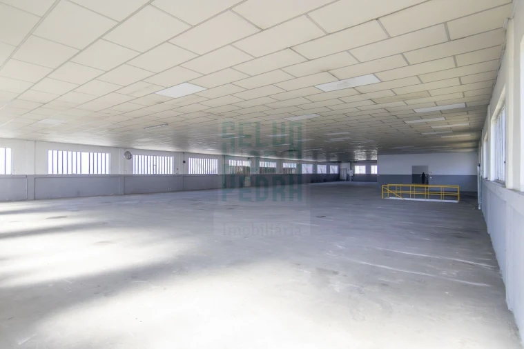 Loja para Venda em Coronado (São Romão e São Mamede) Foto 4