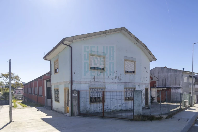 Loja para Venda em Coronado (São Romão e São Mamede) Foto 22