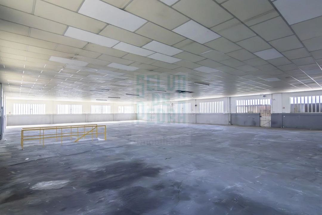 Loja para Venda em Coronado (São Romão e São Mamede) Foto 5