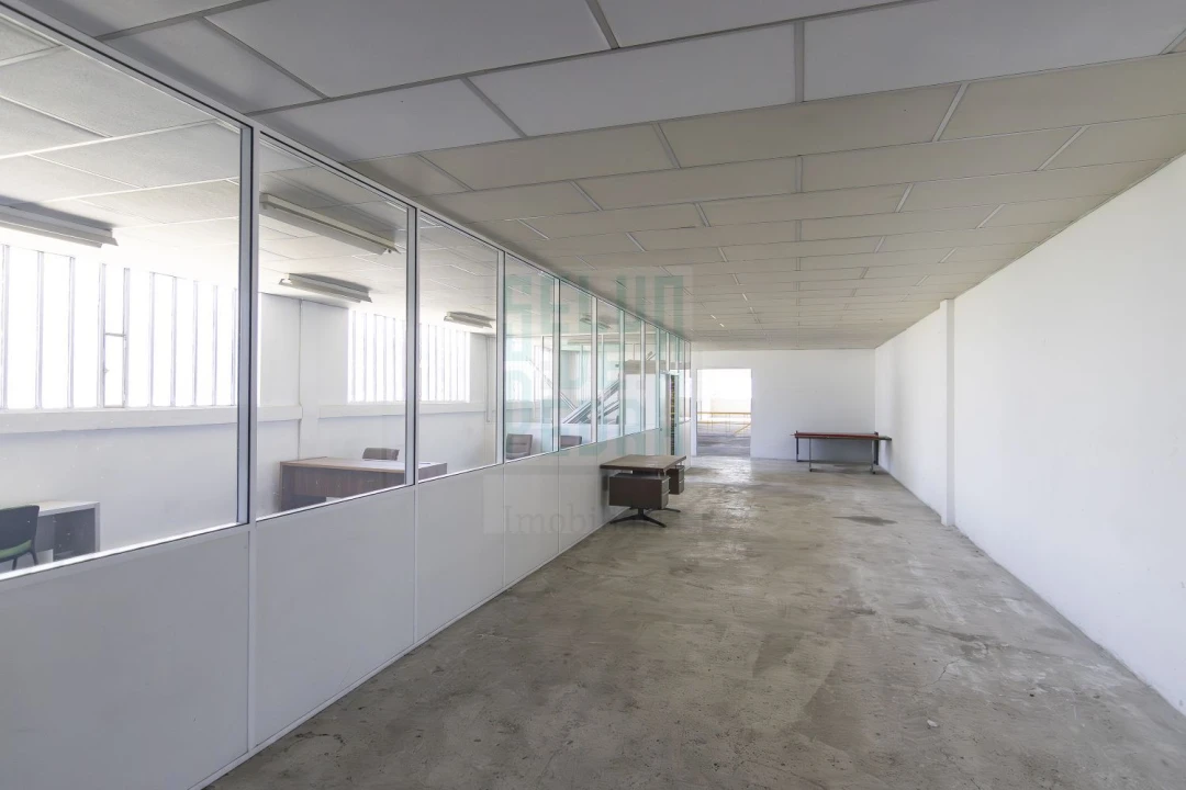 Loja para Venda em Coronado (São Romão e São Mamede) Foto 8