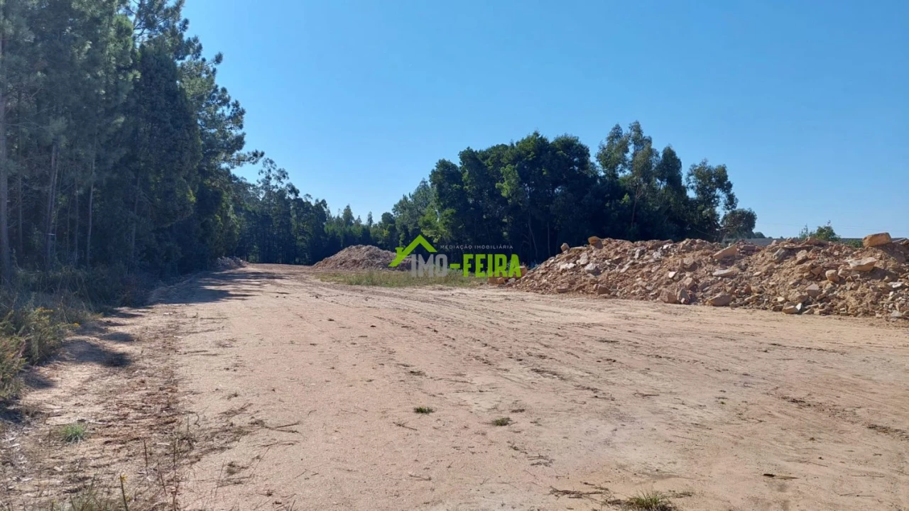 Terreno para Venda em Esmoriz Foto 1