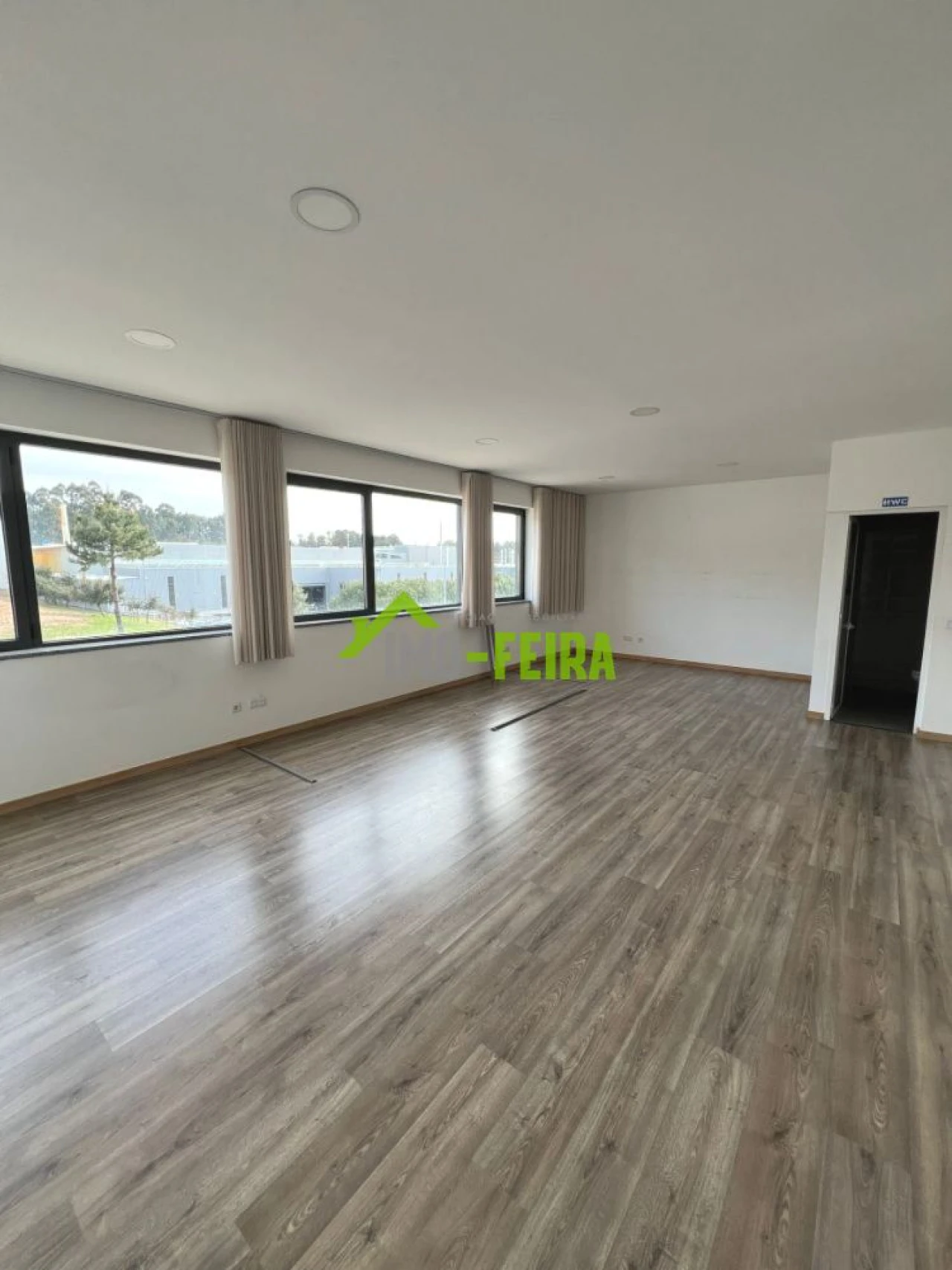 Loja para Venda em Fiães Foto 9