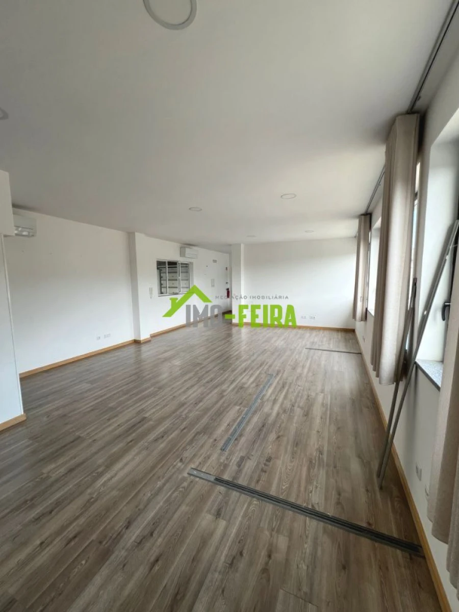 Loja para Venda em Fiães Foto 11