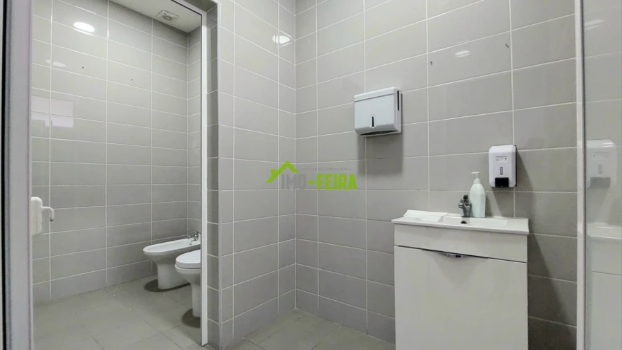 Loja para Venda em Fiães Foto 38