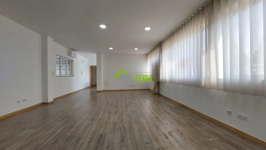 Loja para Venda em Fiães Foto 10