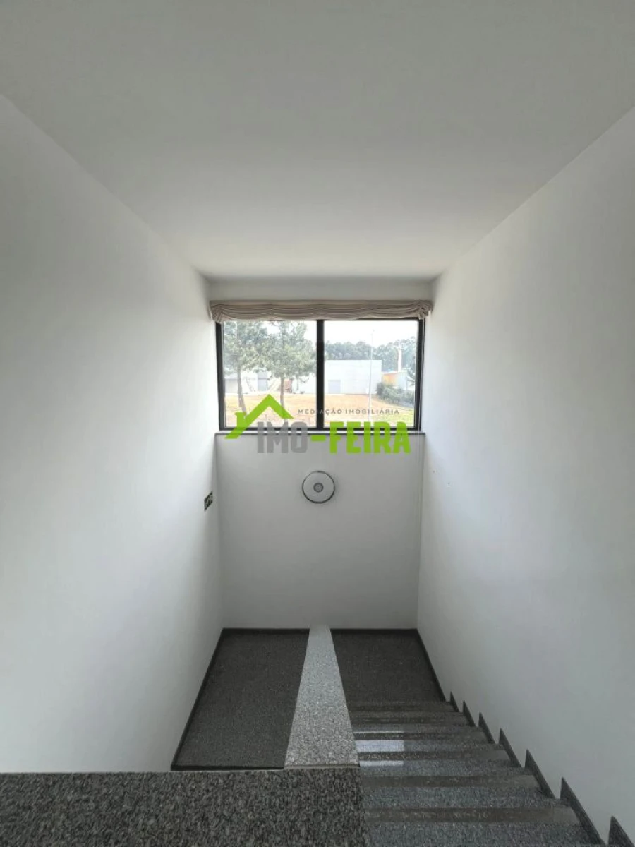 Loja para Venda em Fiães Foto 13