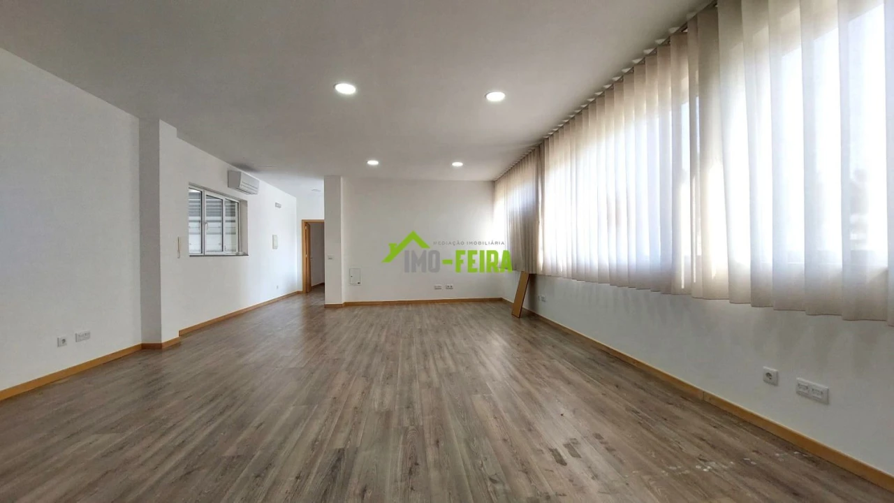 Loja para Venda em Fiães Foto 29