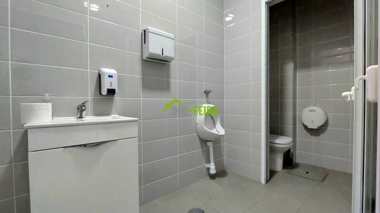 Loja para Venda em Fiães Foto 37