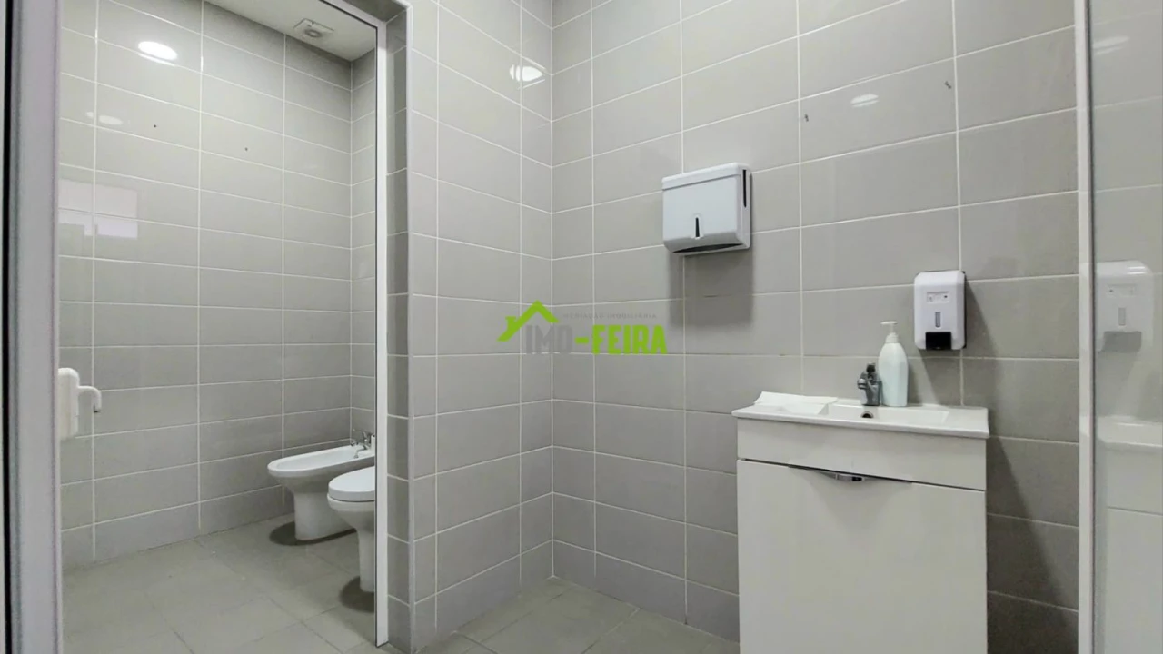 Loja para Venda em Fiães Foto 38