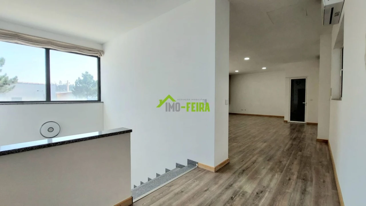 Loja para Venda em Fiães Foto 33