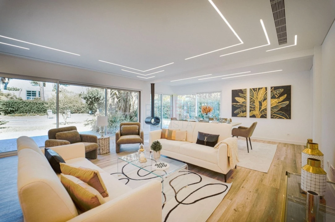 Moradia T4 para Venda em Charneca de Caparica e Sobreda Foto 11