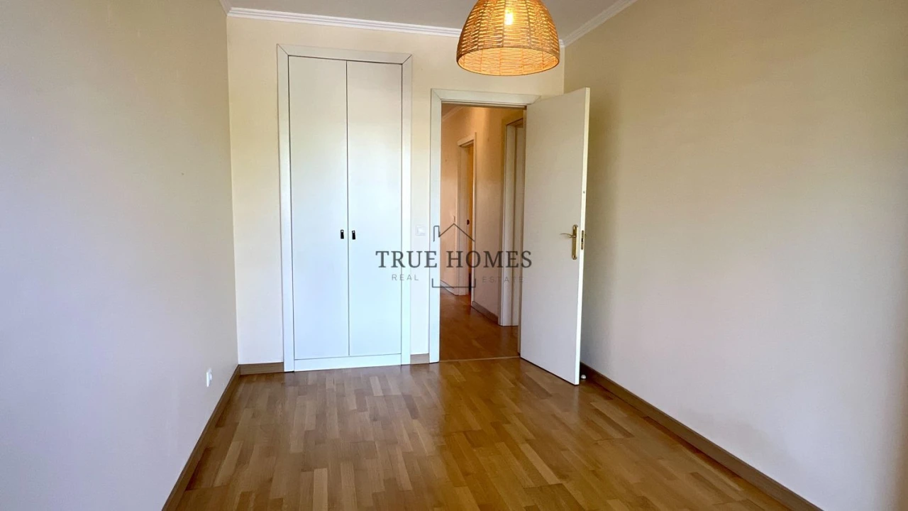 Apartamento T3 para Venda em Charneca de Caparica e Sobreda Foto 19